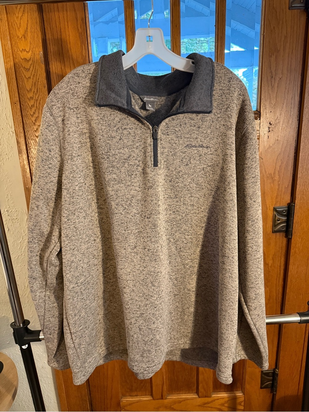 Eddie Bauer Men's Heather Grey Quarter-Zip Pullover with Dark Grey Collar